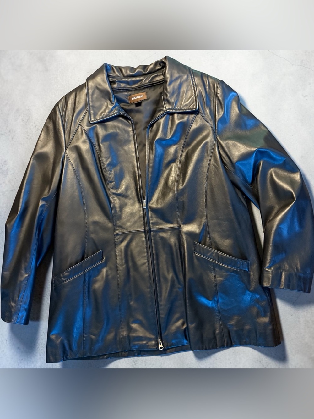 Danier Women's Black Leather  Jacket Size XL